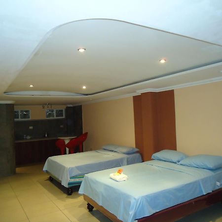 Hostaling Guayaquil Mercedes Esterno foto